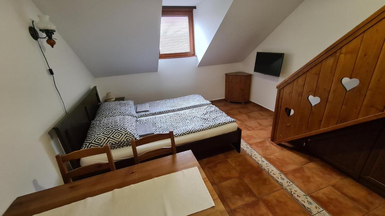 Gyulai Fuerdoe Apartman ภายนอก รูปภาพ
