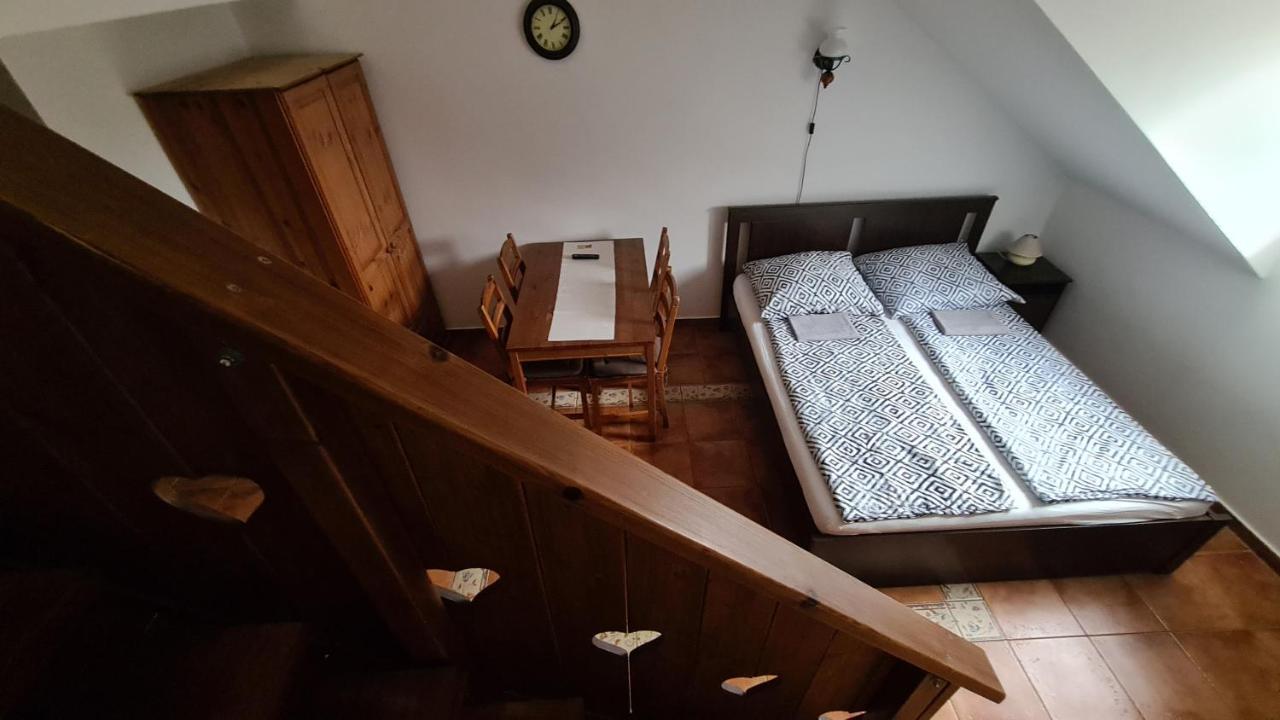 Gyulai Fuerdoe Apartman ภายนอก รูปภาพ