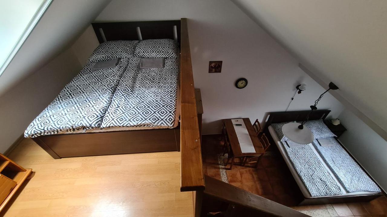 Gyulai Fuerdoe Apartman ภายนอก รูปภาพ